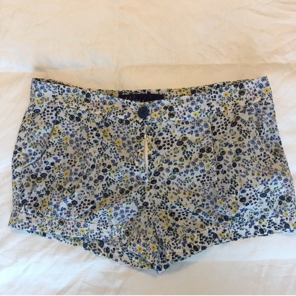 Miley Cyrus & Max Azria Pants - Miley Cyrus & Max Azria Floral Shorts!